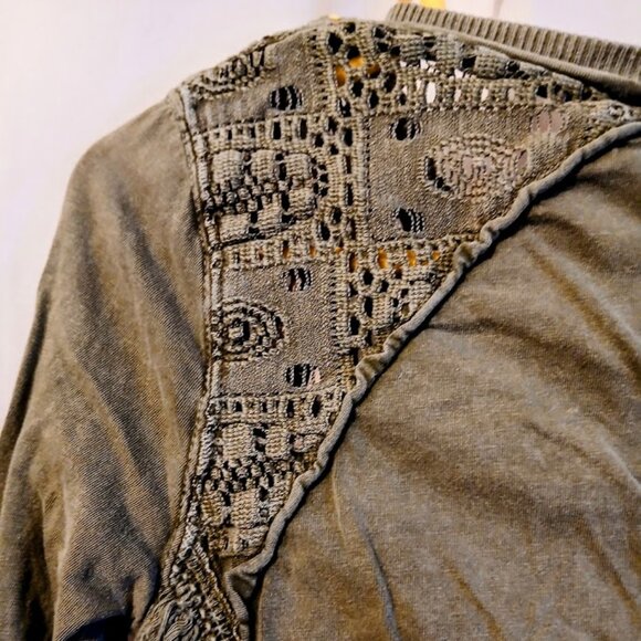 FREE PEOPLE Shell Lace Henley T-shirt Top XS Green Scoop neck Gold Coast LS - Picture 10 of 12